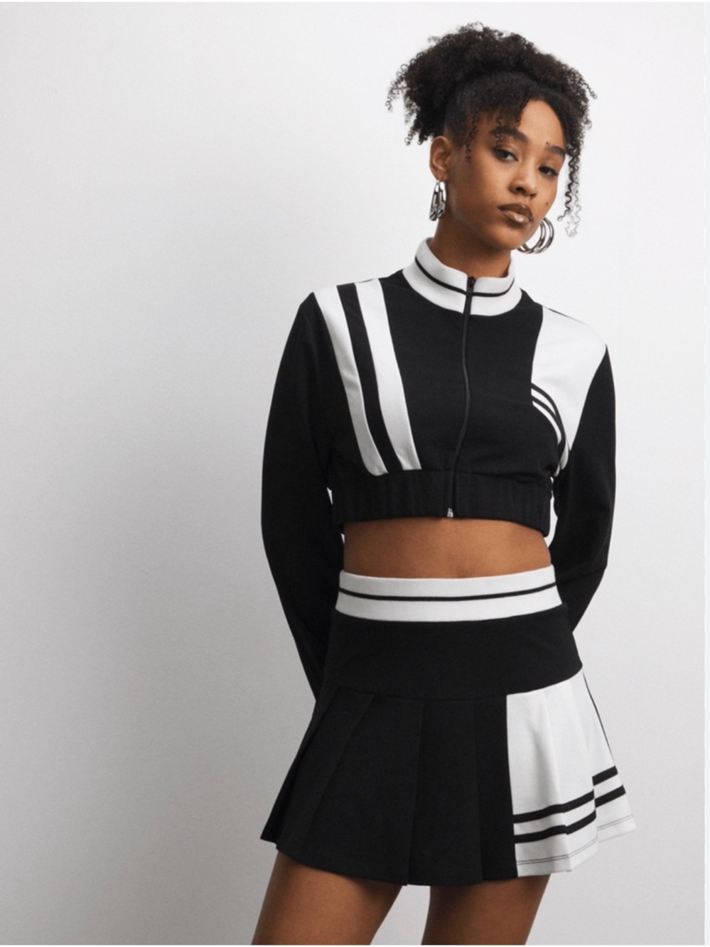 A409. Black & White Pleated Mini Skort & Jacker Set - Sporty Chic